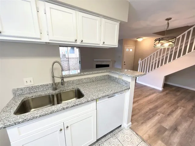 $1,200 | 1515 Sandy Springs Road, Unit 1808, Houston, TX 77042