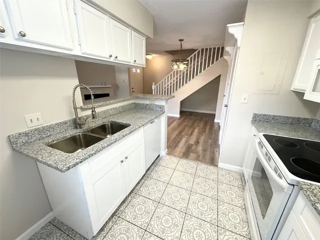 $1,200 | 1515 Sandy Springs Road, Unit 1808, Houston, TX 77042