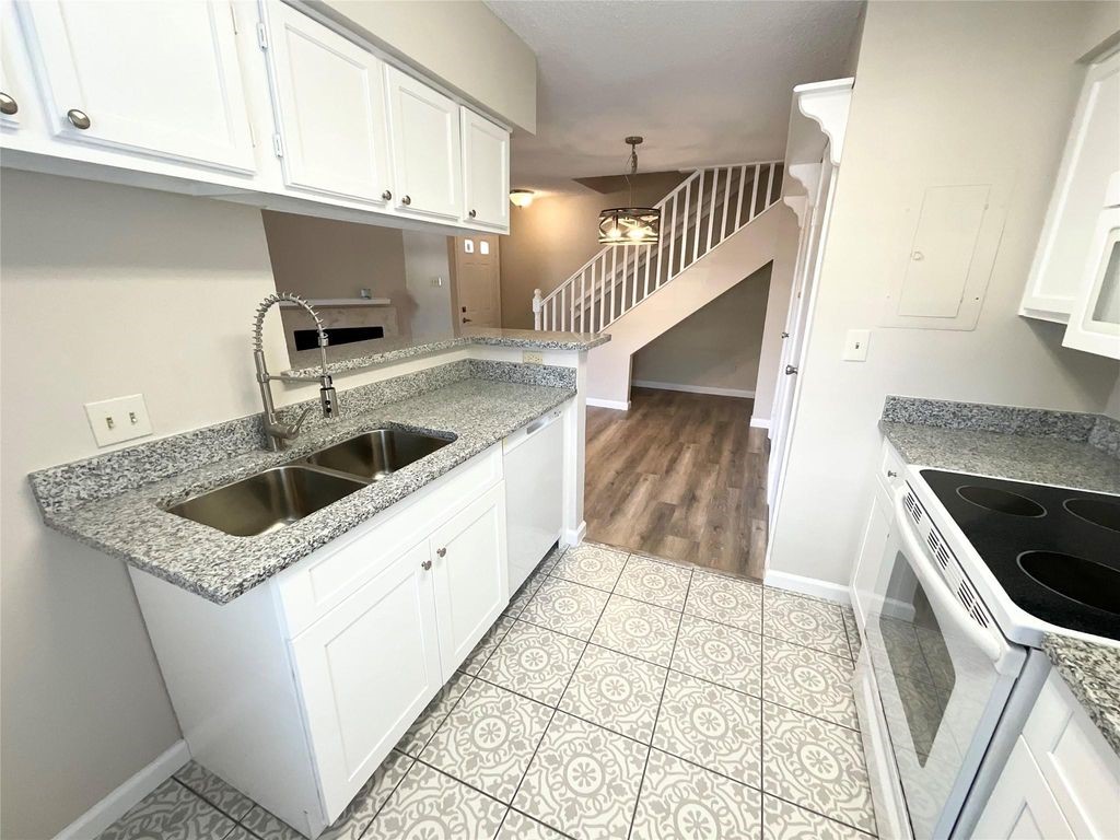 1515 Sandy Springs Road, Unit 1808 Houston, TX 77042 - Photo 18 of 48