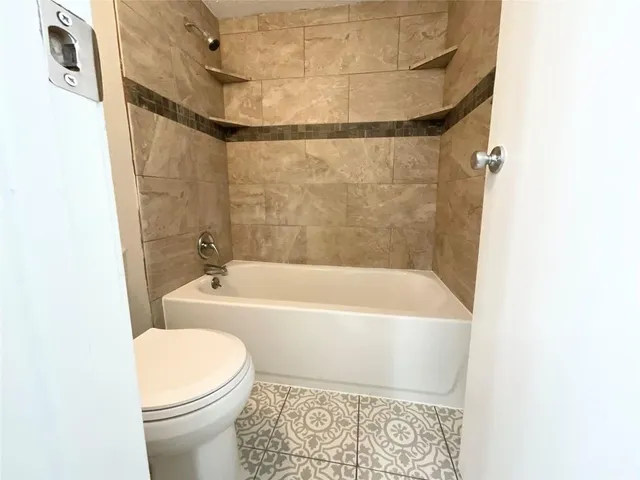 $1,200 | 1515 Sandy Springs Road, Unit 1808, Houston, TX 77042