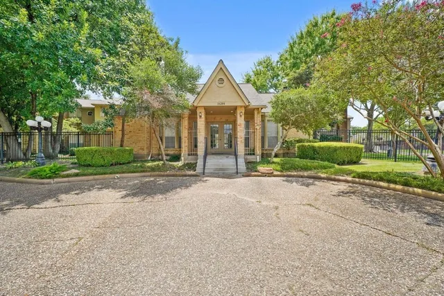 $1,200 | 1515 Sandy Springs Road, Unit 1808, Houston, TX 77042