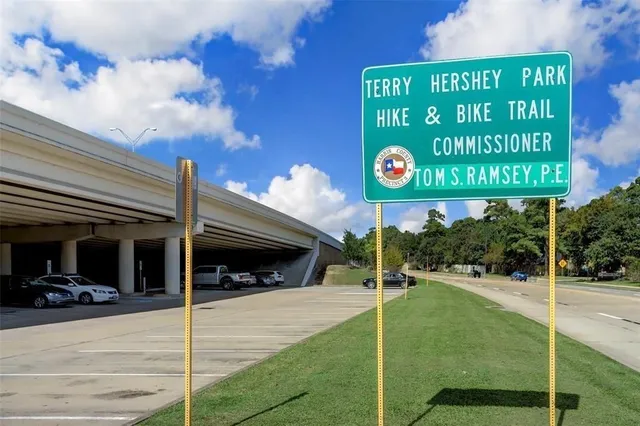 $1,200 | 1515 Sandy Springs Road, Unit 1808, Houston, TX 77042