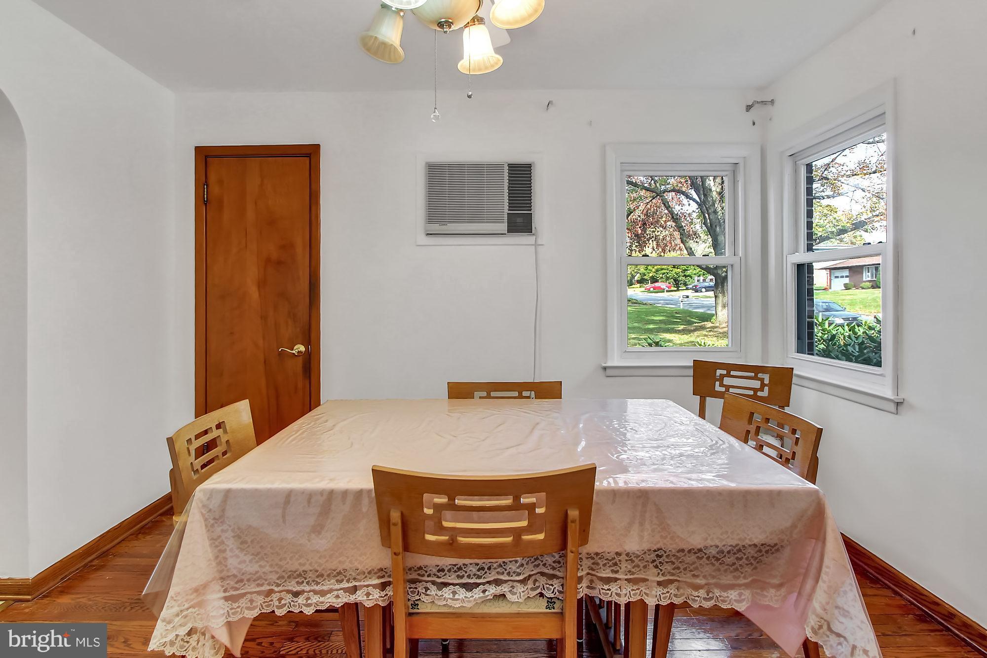 3408 Stoudts Ferry Bridge Road Reading, PA 19605 - Photo 7 of 26 Dining room