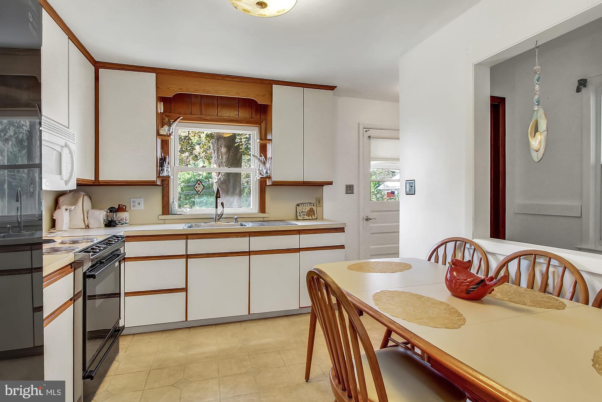 3408 Stoudts Ferry Bridge Road Reading, PA 19605 - Photo 8 of 26 Kitchen
