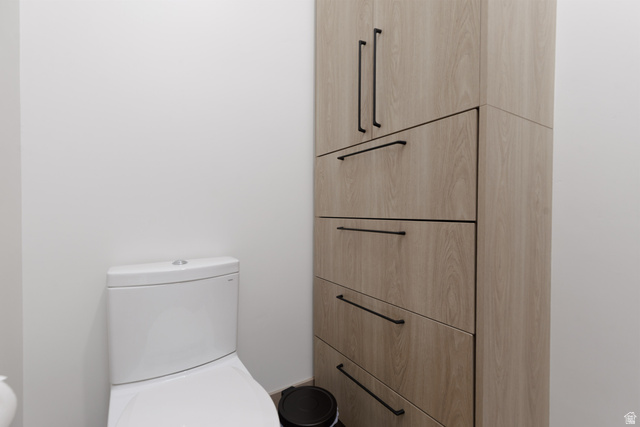 160 Ridgeview Street, Unit 7B Brian Head, UT 84719 - Photo 13 of 40 1/2 Bathroom