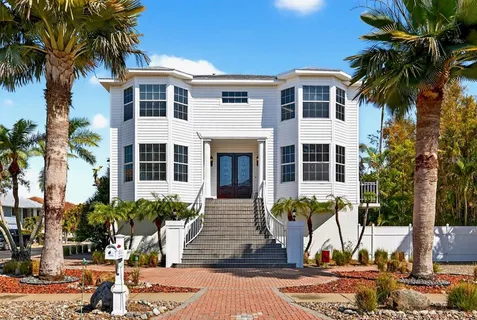 $1,275,000 | 5900 Bayview Circle South, Gulfport, FL 33707