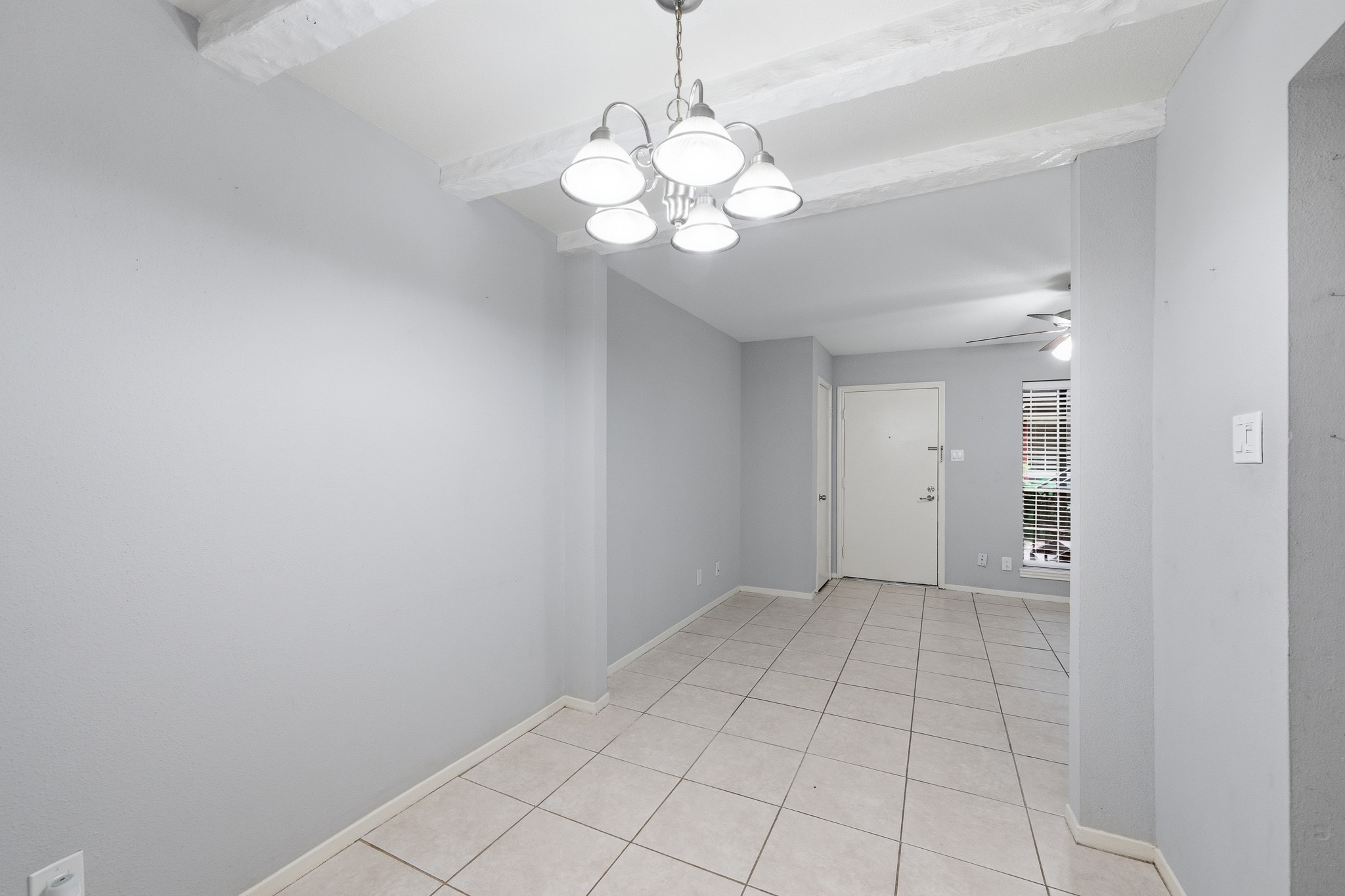 11550 Chimney Rock Road, Unit 133 Houston, TX 77035 - Photo 11 of 40 Great flow throughout.