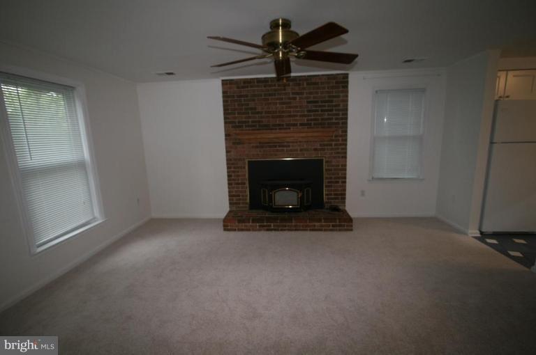9504 Sweet Grass Ridge Columbia, MD 21046 - Photo 12 of 24 Family Room