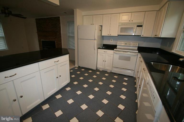 9504 Sweet Grass Ridge Columbia, MD 21046 - Photo 18 of 24 Kitchen