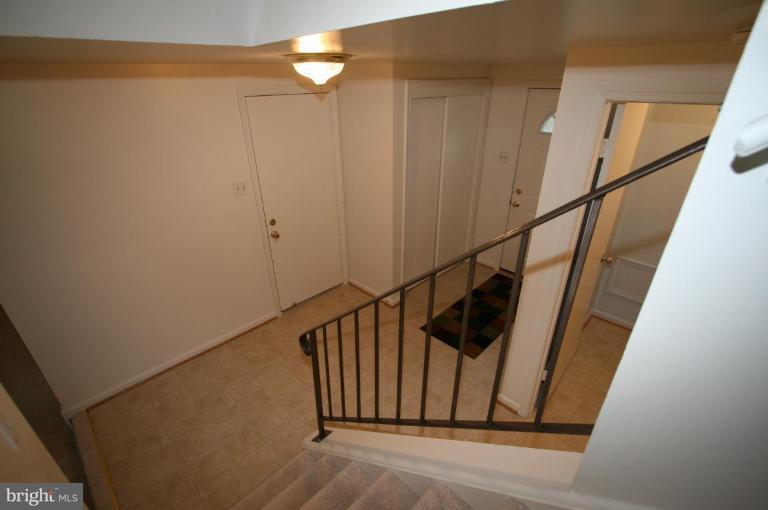 9504 Sweet Grass Ridge Columbia, MD 21046 - Photo 8 of 24 Hallway