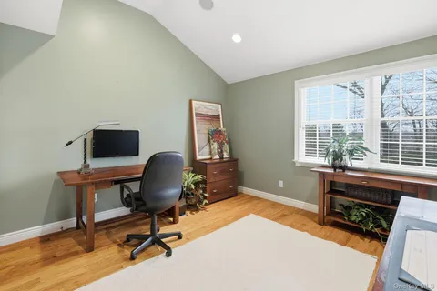 $1,895,000 | 25 Andrea Lane, Scarsdale, NY 10583