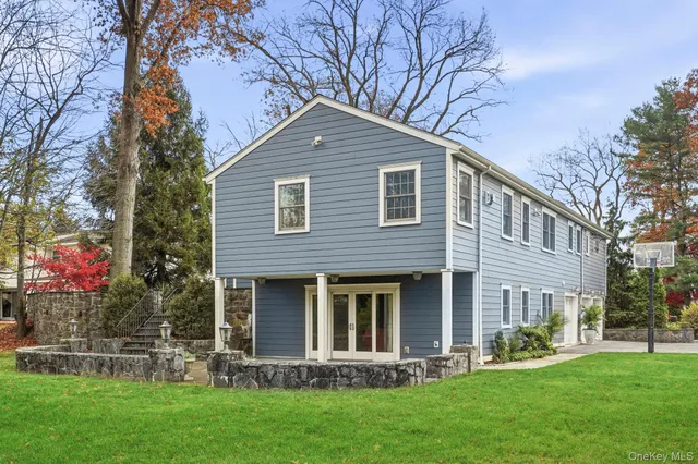 $1,895,000 | 25 Andrea Lane, Scarsdale, NY 10583
