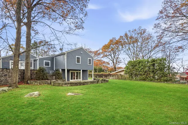 $1,895,000 | 25 Andrea Lane, Scarsdale, NY 10583