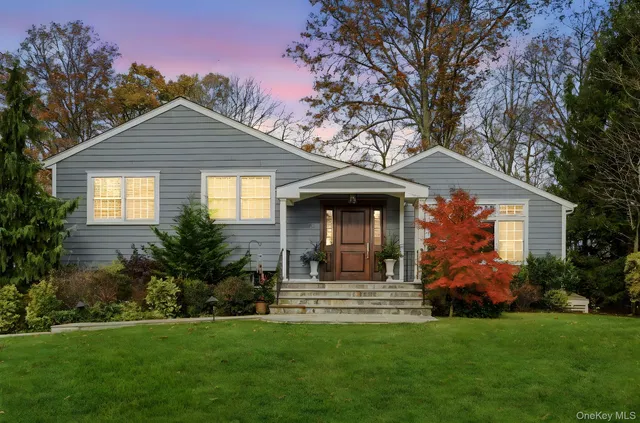 $1,895,000 | 25 Andrea Lane, Scarsdale, NY 10583