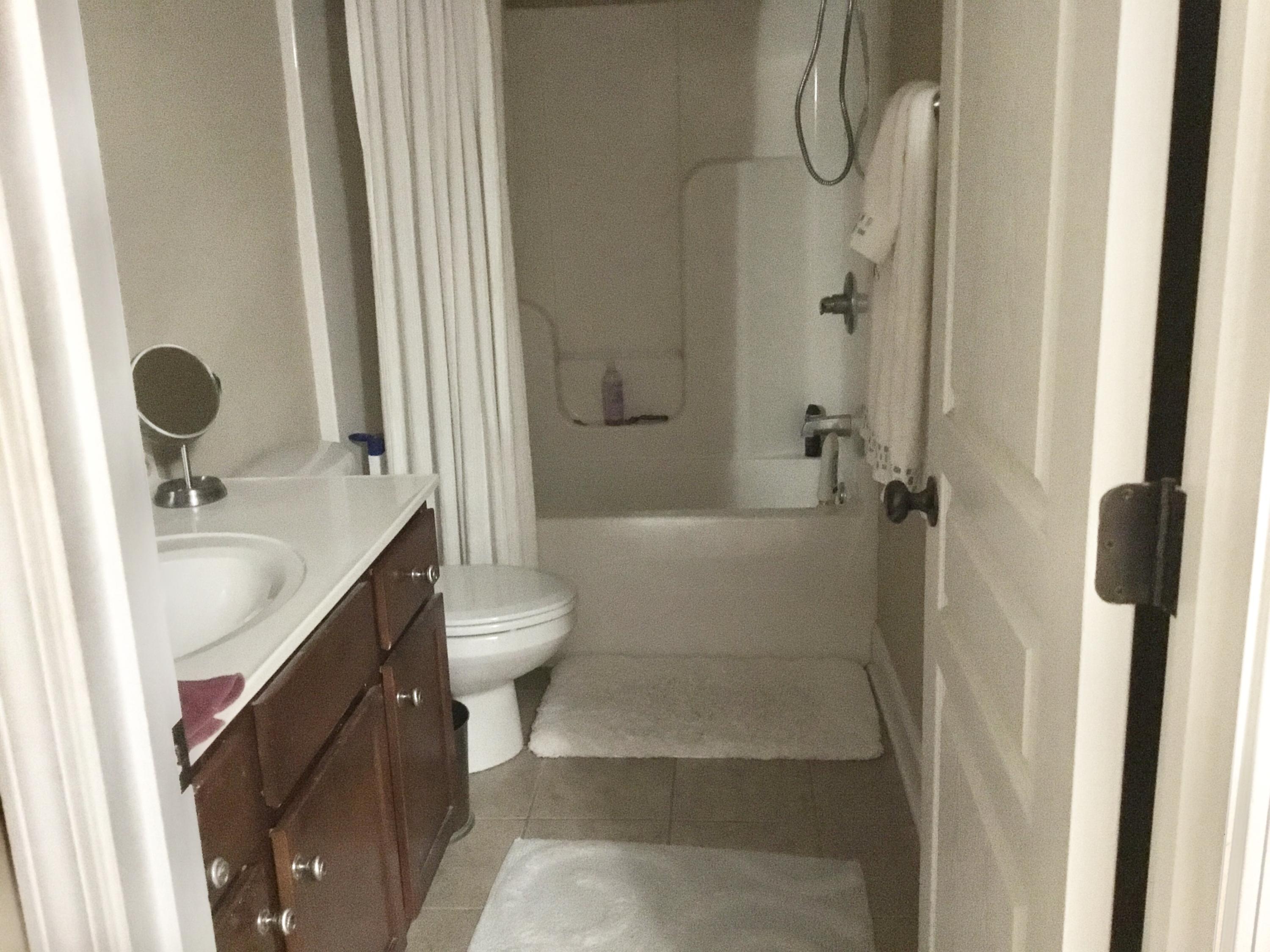 640 Loop Road Knoxville, TN 37934 - Photo 16 of 18 Bath Upstairs