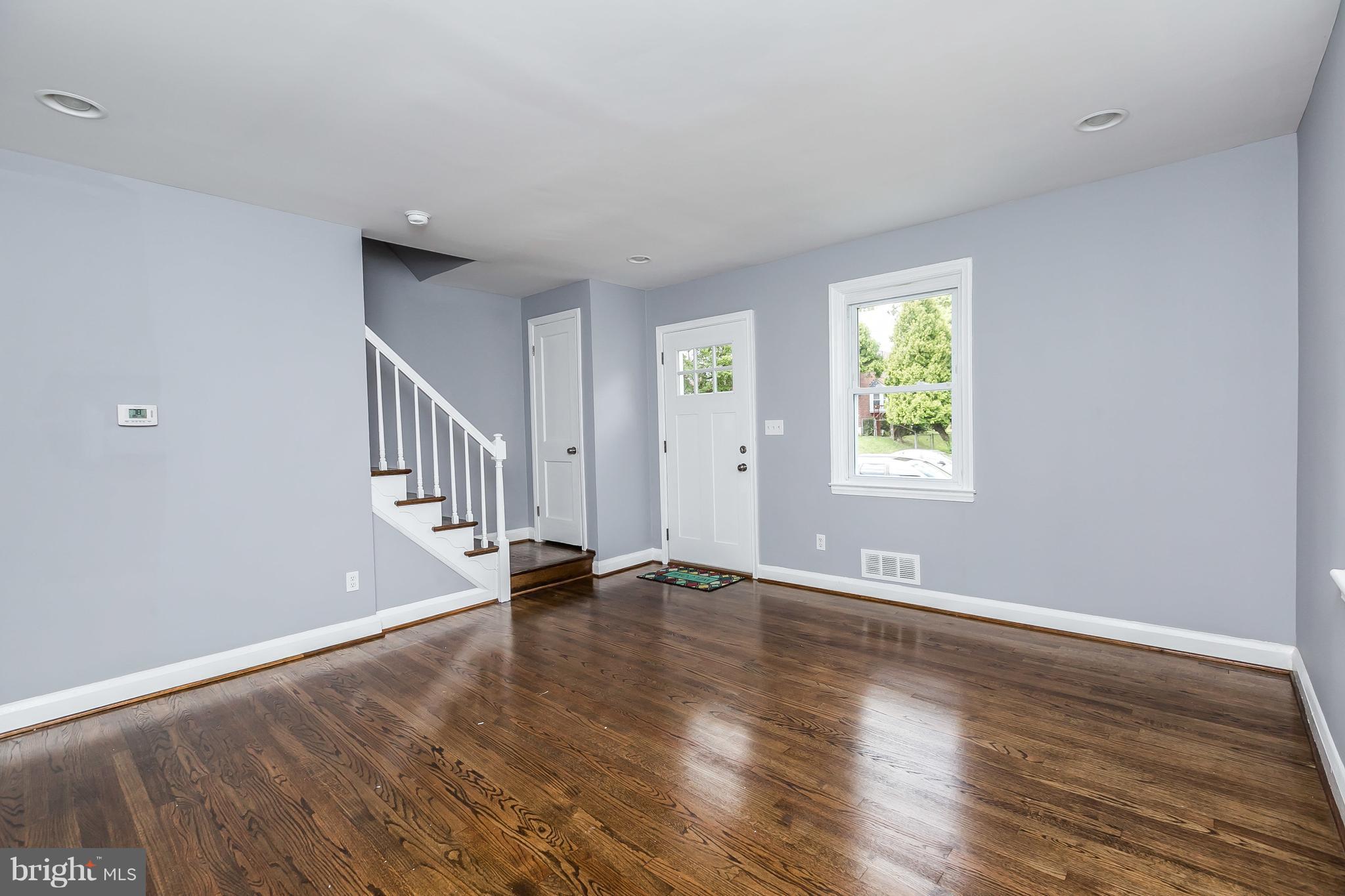 4807 Norwood Road Baltimore, MD 21212 - Photo 3 of 27 Living Room