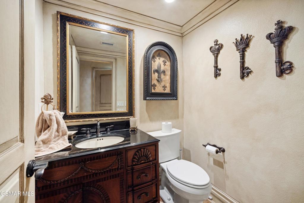 428 Woodland Road Simi Valley, CA 93065 - Photo 9 of 22 Gallery Image 9
