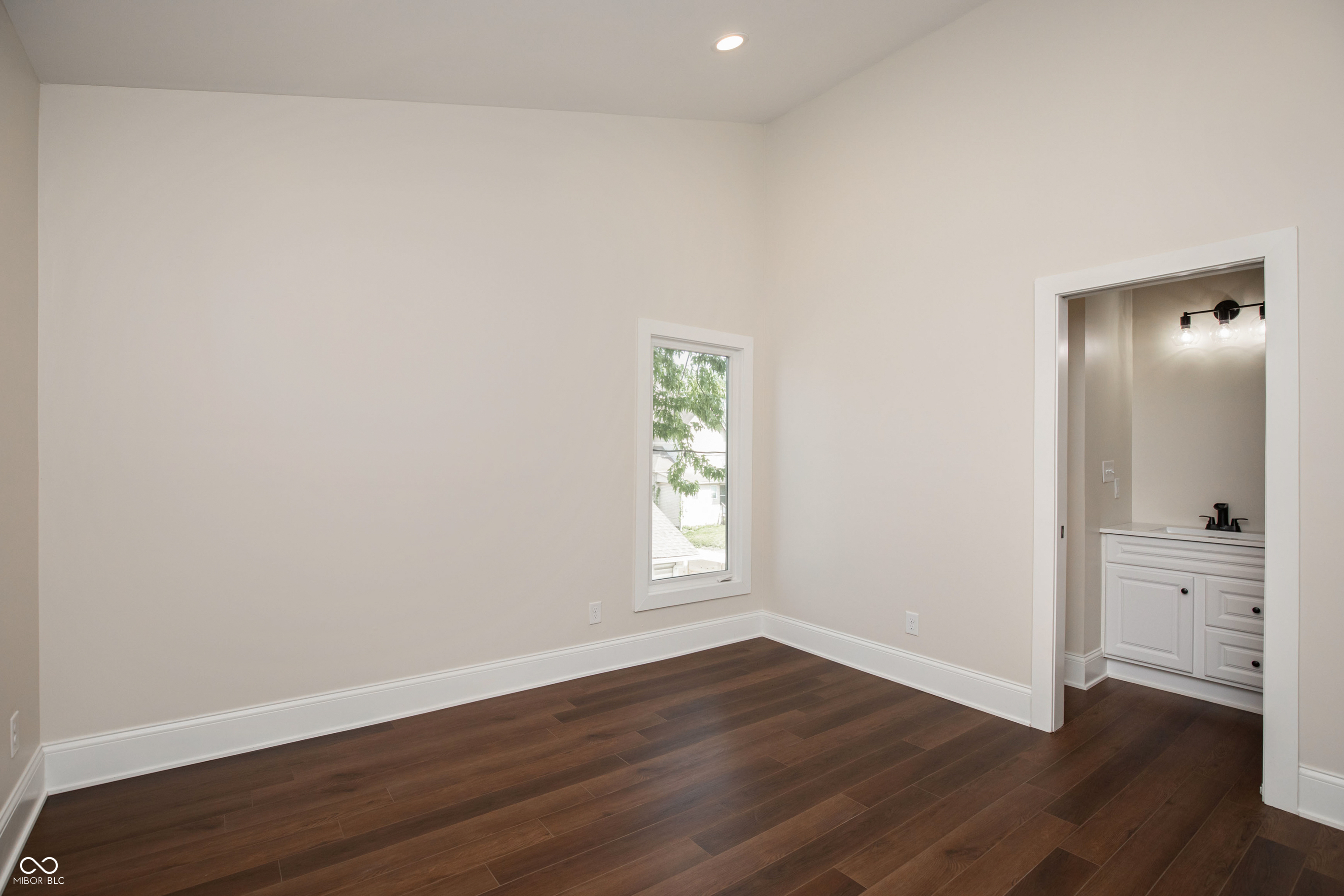 405 Keystone Avenue Indianapolis, IN 46201 - Photo 21 of 54