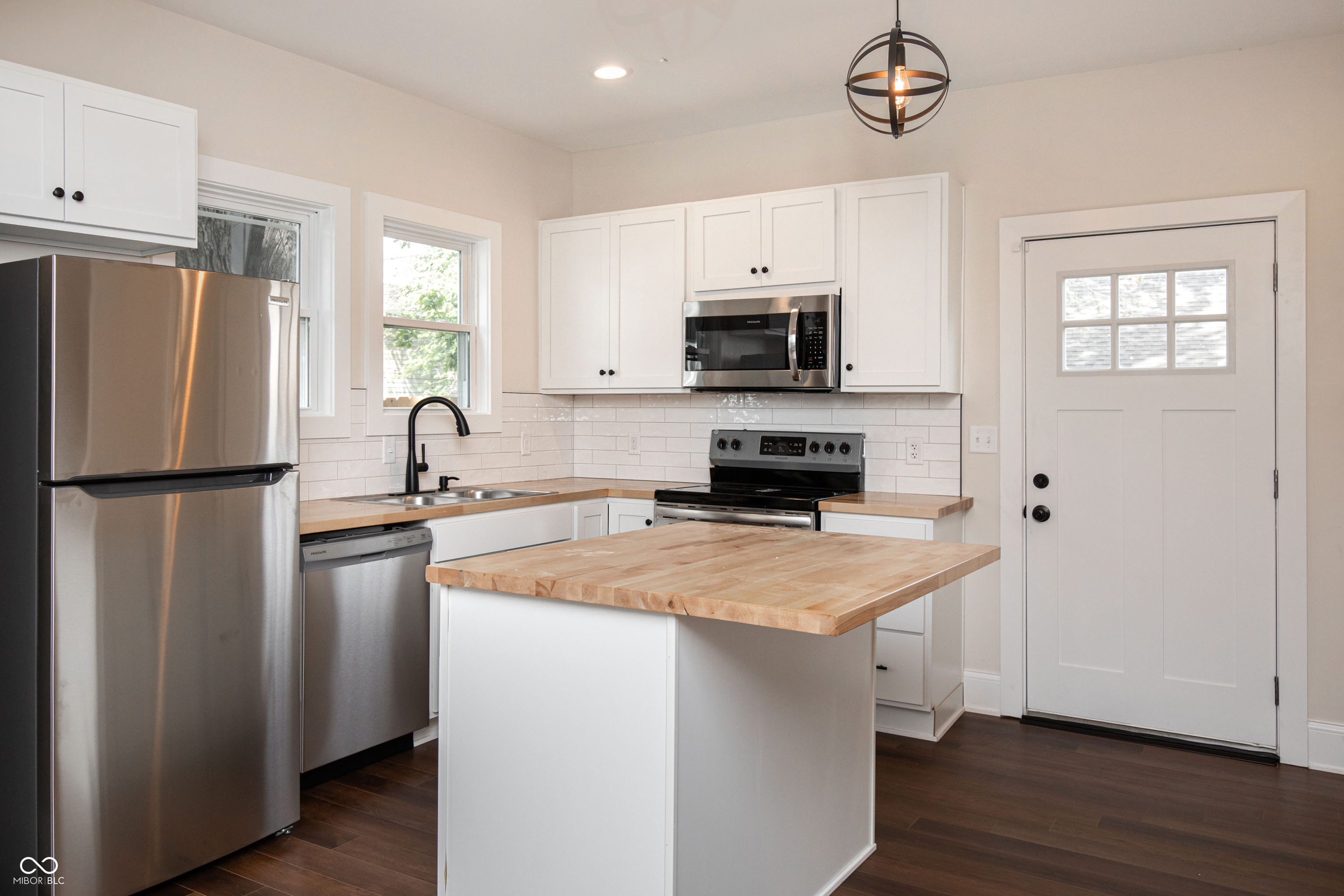 405 Keystone Avenue Indianapolis, IN 46201 - Photo 7 of 54