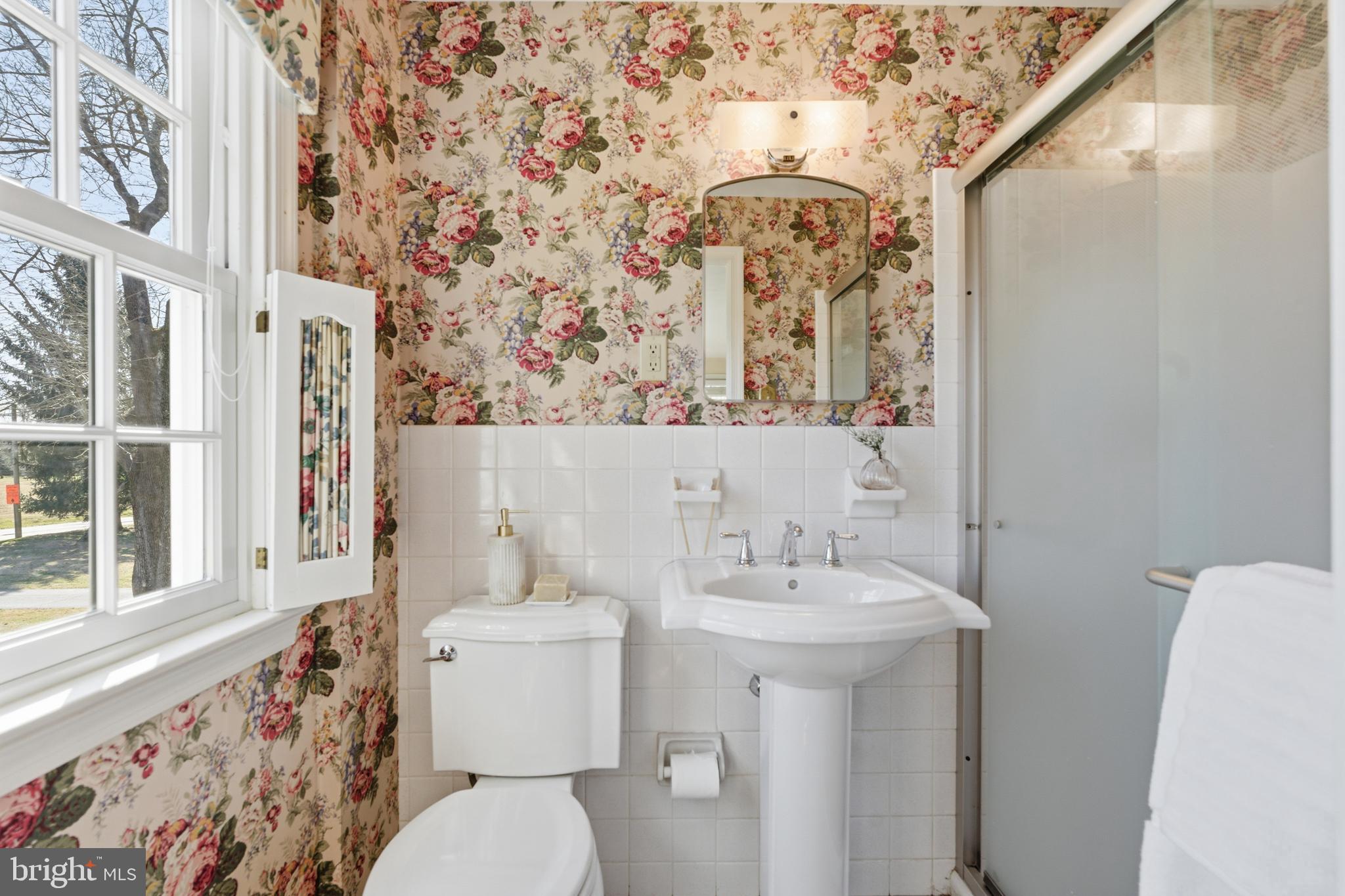 1329 Sugartown Road Berwyn, PA 19312 - Photo 24 of 34 Primary classic ensuite bath