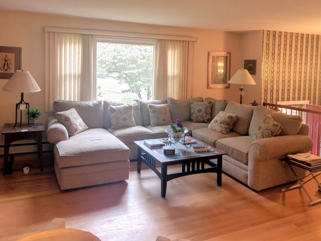82 Avondale Road Longmeadow, MA 01106 - Photo 2 of 25 Gallery Image 2