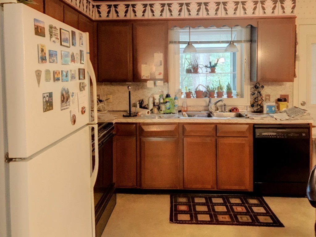 82 Avondale Road Longmeadow, MA 01106 - Photo 9 of 25 Gallery Image 9