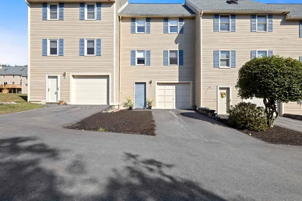 $2,675 | 37 Fords Landing Drive, Dover, NH 03820