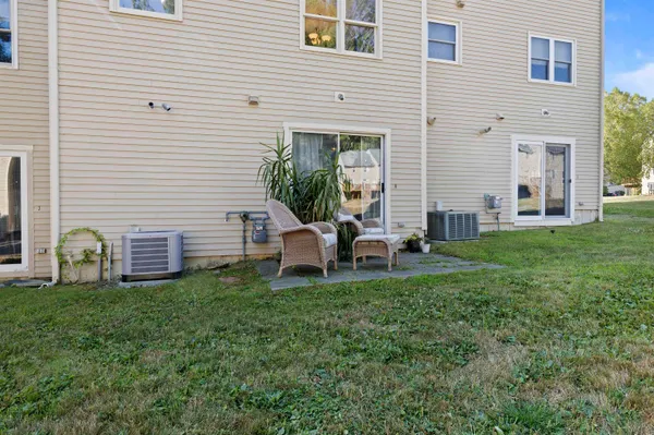 $2,675 | 37 Fords Landing Drive, Dover, NH 03820