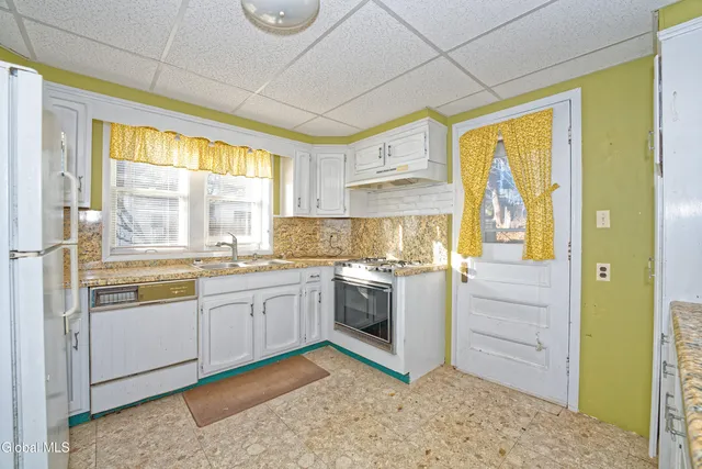 $200,000 | 18 1st Avenue, Mayfield, NY 12117