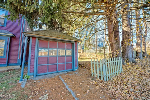 $170,000 | 18 1st Avenue, Mayfield, NY 12117