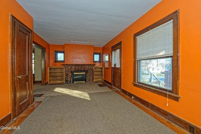 $200,000 | 18 1st Avenue, Mayfield, NY 12117