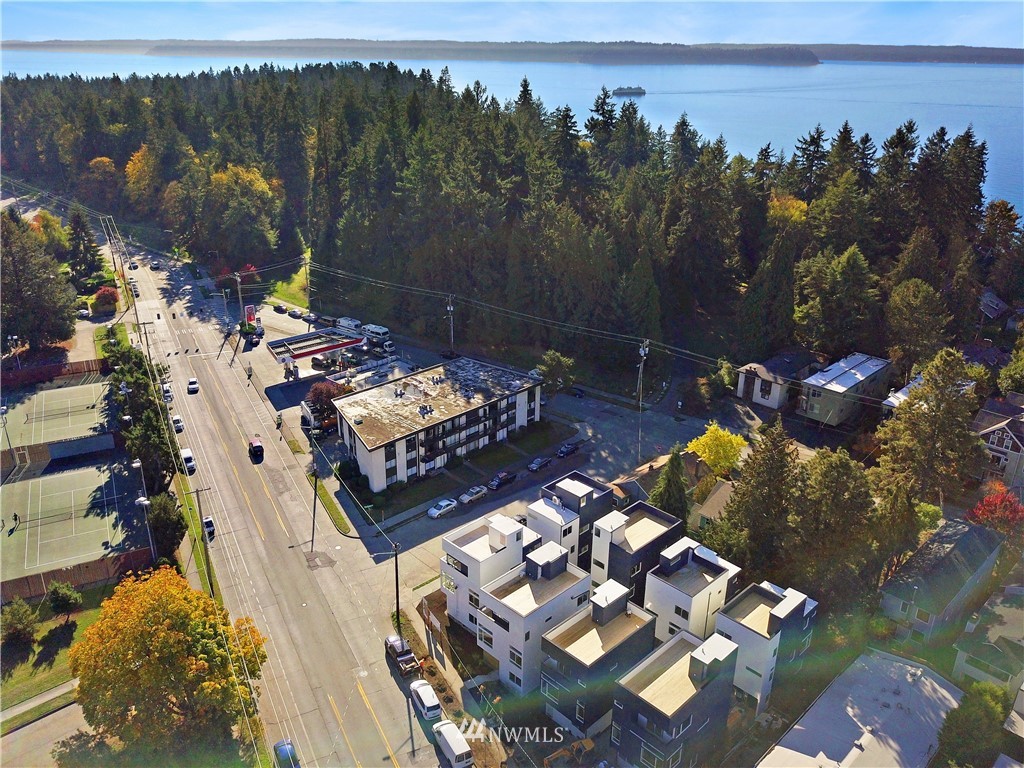 7331 Fauntleroy Way Southwest Seattle, WA 98136 - Photo 2 of 16 Gallery Image 2