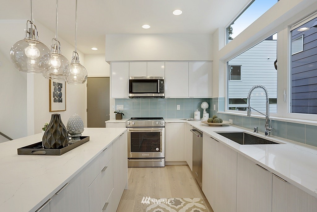 7331 Fauntleroy Way Southwest Seattle, WA 98136 - Photo 5 of 16 Gallery Image 5