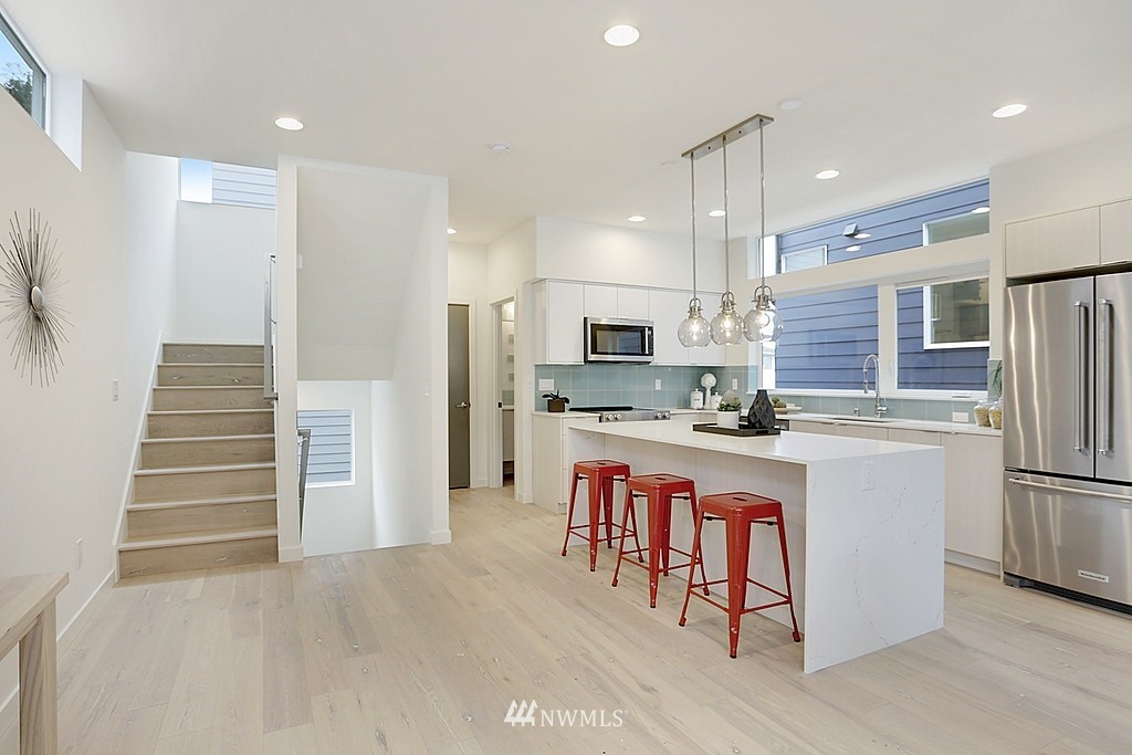 7331 Fauntleroy Way Southwest Seattle, WA 98136 - Photo 6 of 16 Gallery Image 6