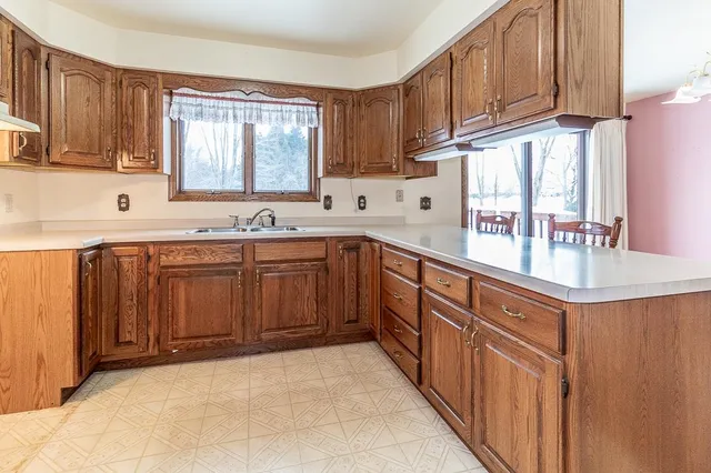 $475,000 | N5558 County Road West, New London, WI 54961