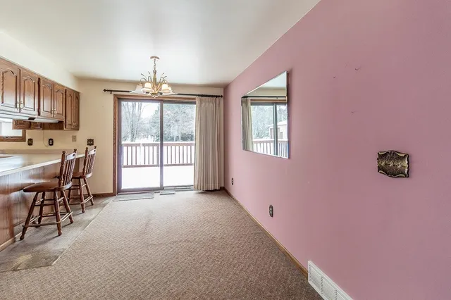 $475,000 | N5558 County Road West, New London, WI 54961