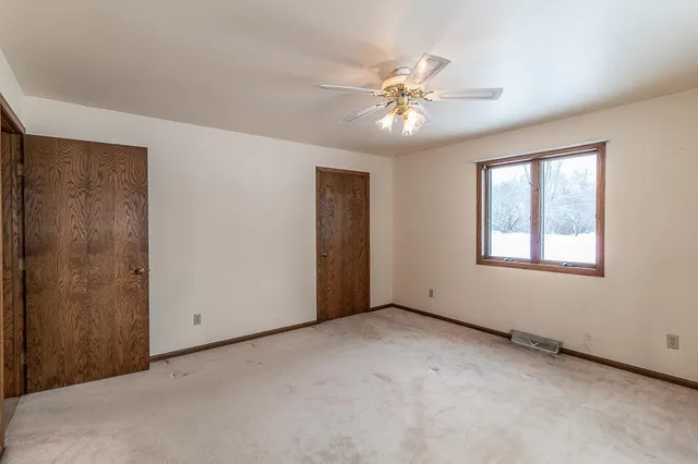 $475,000 | N5558 County Road West, New London, WI 54961