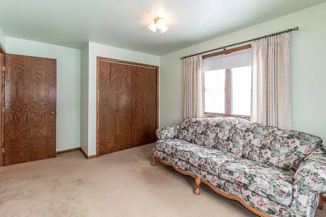 $475,000 | N5558 County Road West, New London, WI 54961