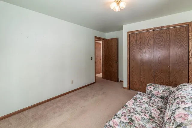 $475,000 | N5558 County Road West, New London, WI 54961