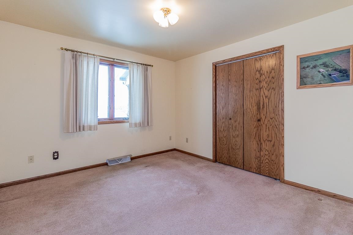 N5558 County Road West New London, WI 54961 - Photo 23 of 55