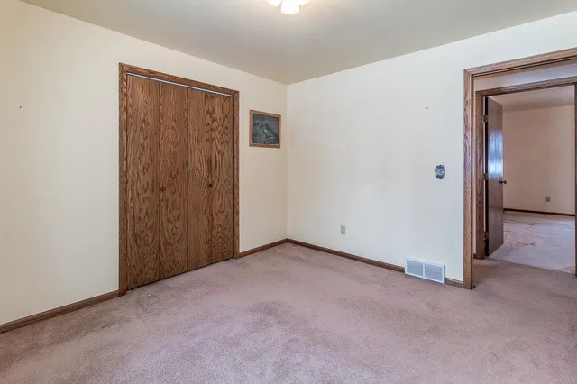 $475,000 | N5558 County Road West, New London, WI 54961