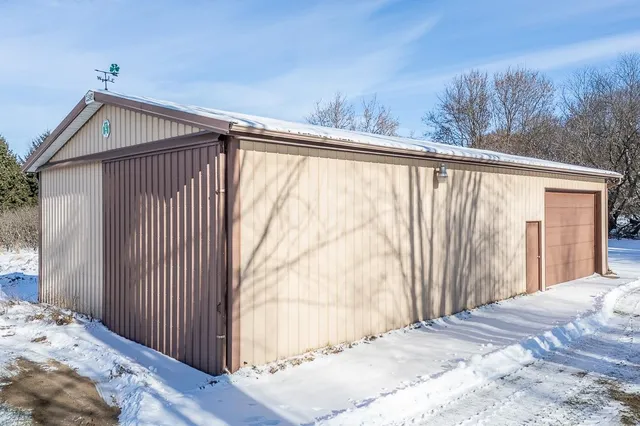 $475,000 | N5558 County Road West, New London, WI 54961