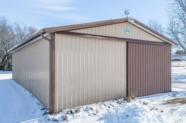 $475,000 | N5558 County Road West, New London, WI 54961