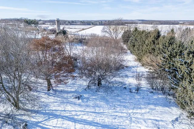 $475,000 | N5558 County Road West, New London, WI 54961