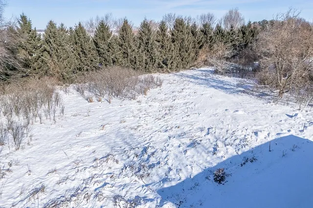 $475,000 | N5558 County Road West, New London, WI 54961