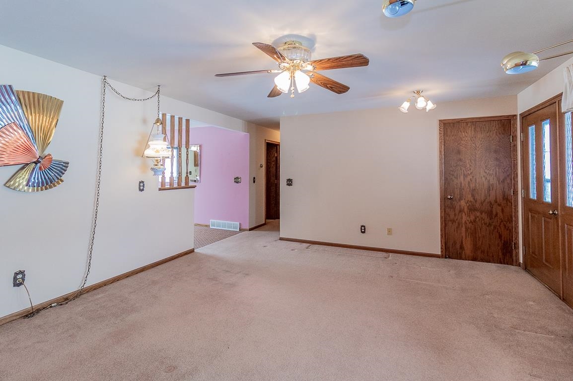 N5558 County Road West New London, WI 54961 - Photo 6 of 55