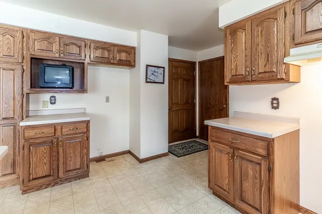 $475,000 | N5558 County Road West, New London, WI 54961