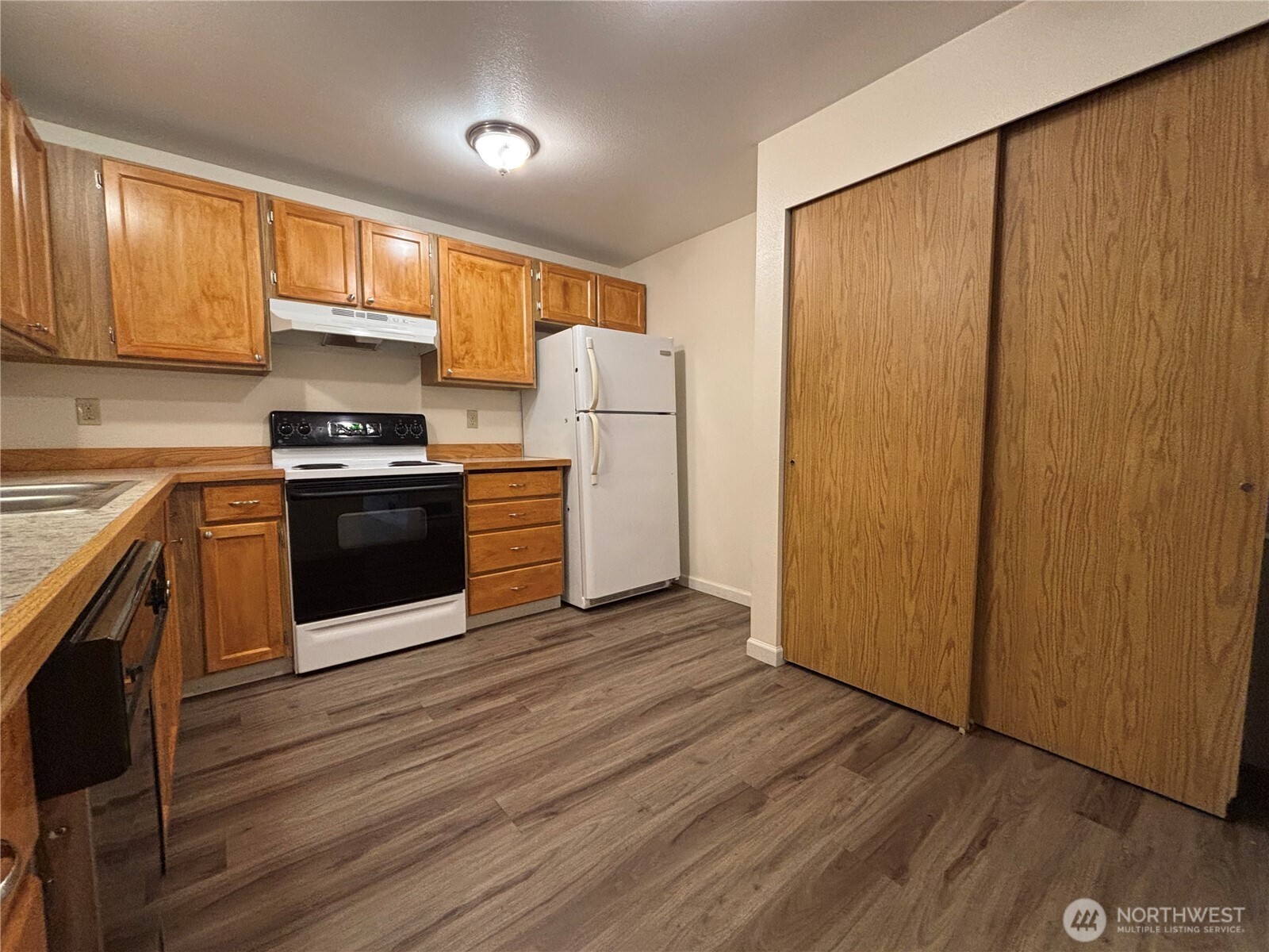 221 Willow Street Bremerton, WA 98310 - Photo 3 of 8