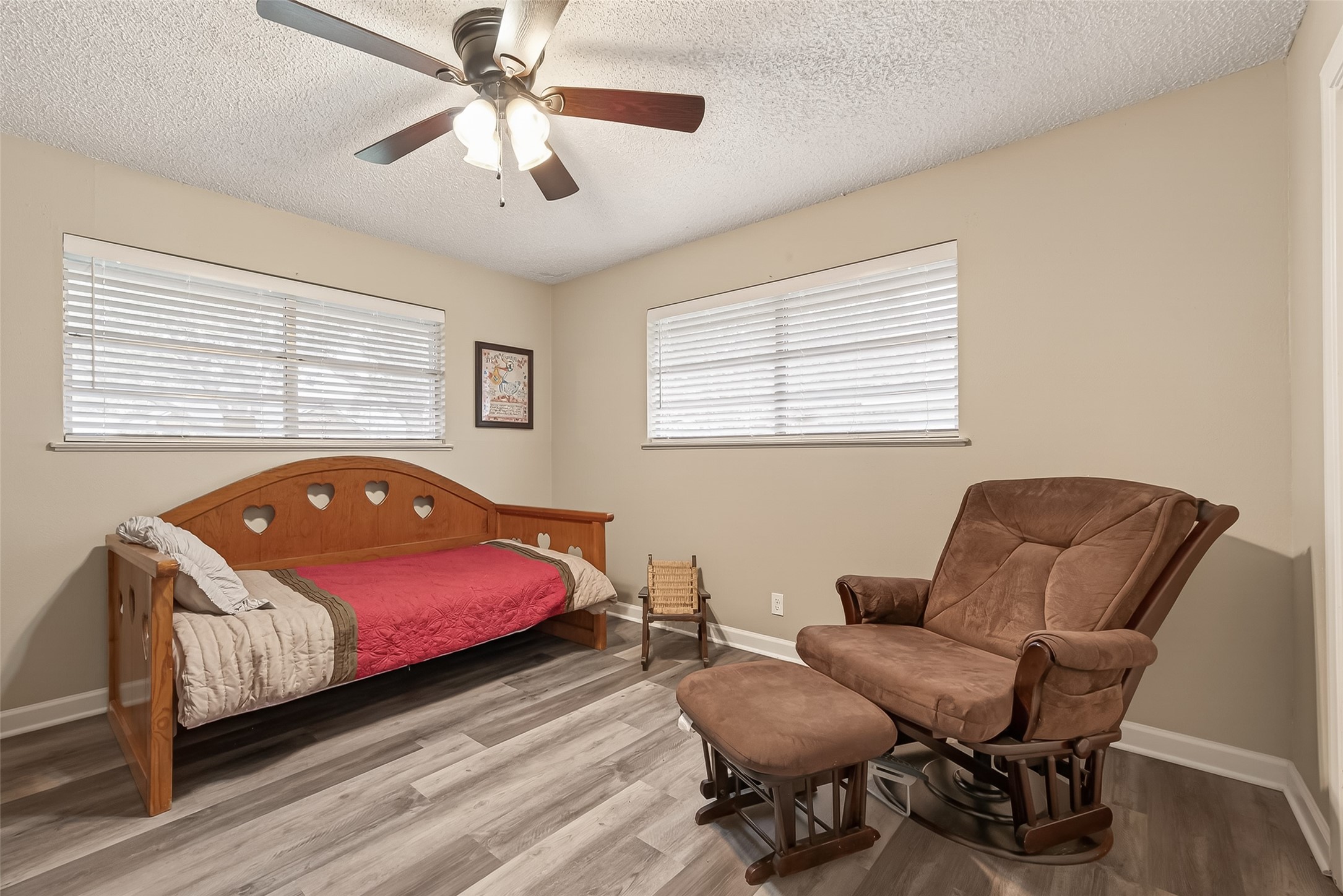 9525 Gene Street Needville, TX 77461 - Photo 34 of 48 a bedroom with bed and a window