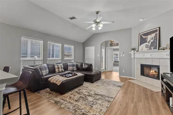 $310,000 | 1732 Jasmine Trail, Savannah, TX 76227